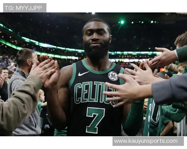 怀特谈杰伦布朗自我要求严格输球责任应由全队共同承担