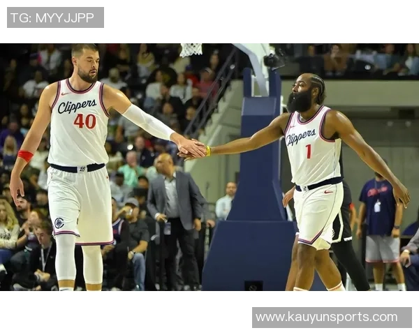 祖巴茨盛赞哈登为最佳大个子控卫哈登幽默回应引发网友热议