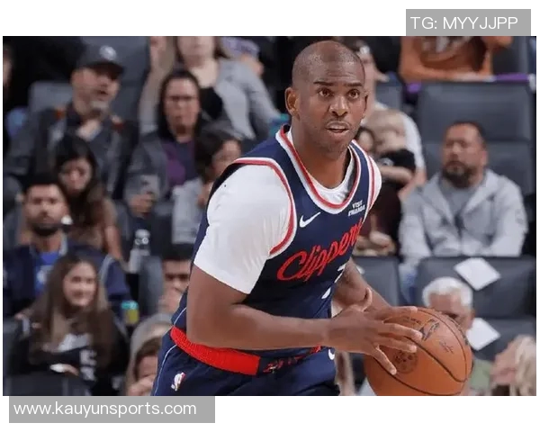 保罗掌舵经验丰富助攻8次虽无得分但贡献3篮板3抢断表现出色